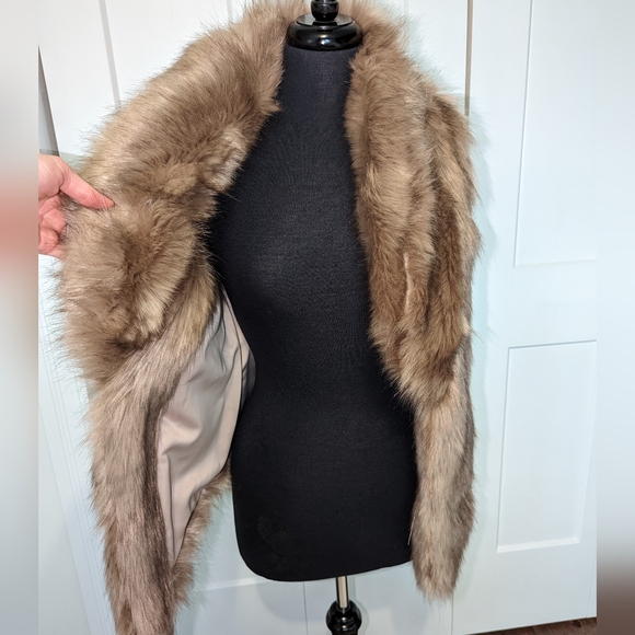 FAUX FUR VEST - Picture 2 of 7